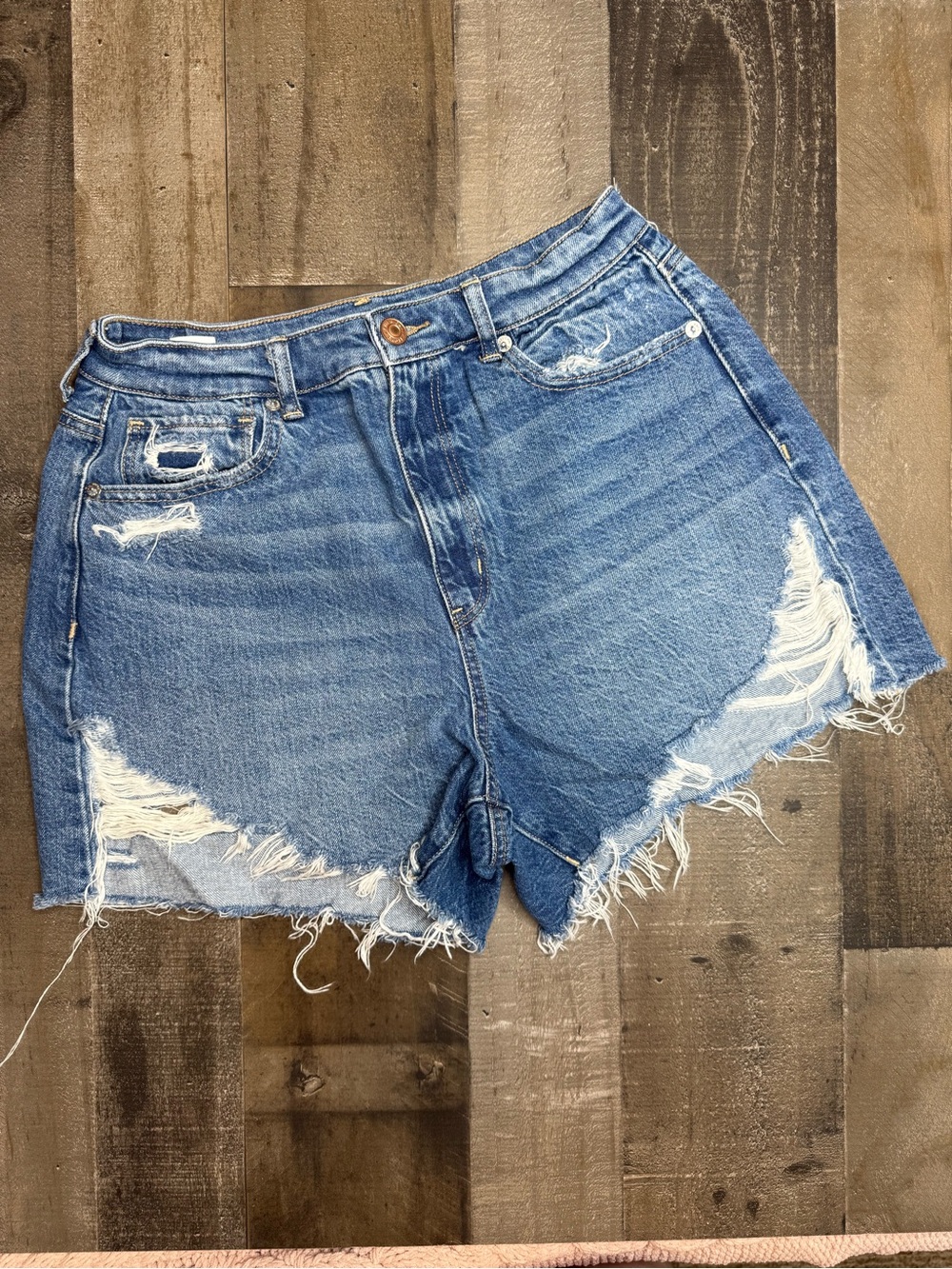 American Eagle Outfitters Distressed Highest-Rise Mom Denim Shorts size 8